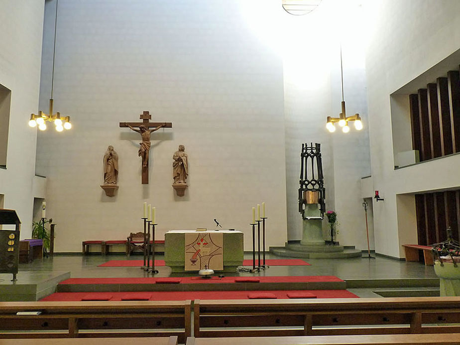 Katholische Pfarrkirche Zum Heiligen Kreuz Zierenberg (Foto: Karl-Franz Thiede)